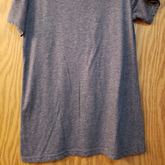 Pretty medium/dark gray short sleeve t-shirt with It's a Wonderful Life on front - Picture 5 of 5